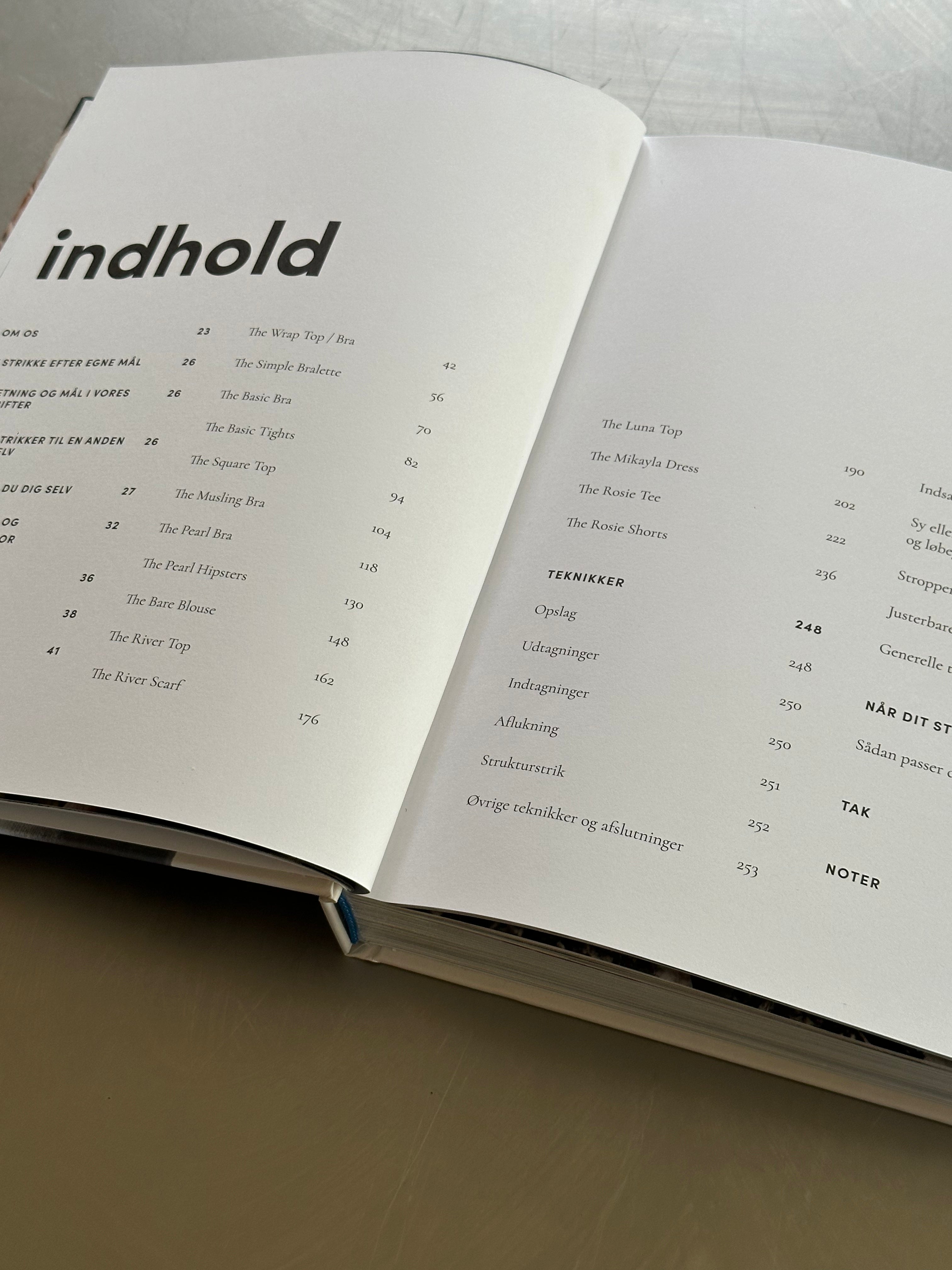 PRE-ORDER: NAKEDKNIT Skrædderstrik (strikkebog)